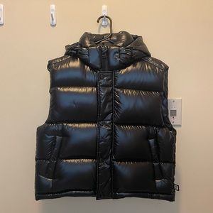 Aritzia Superpuff shorty